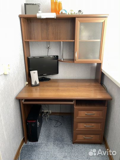 Компьютерный стол