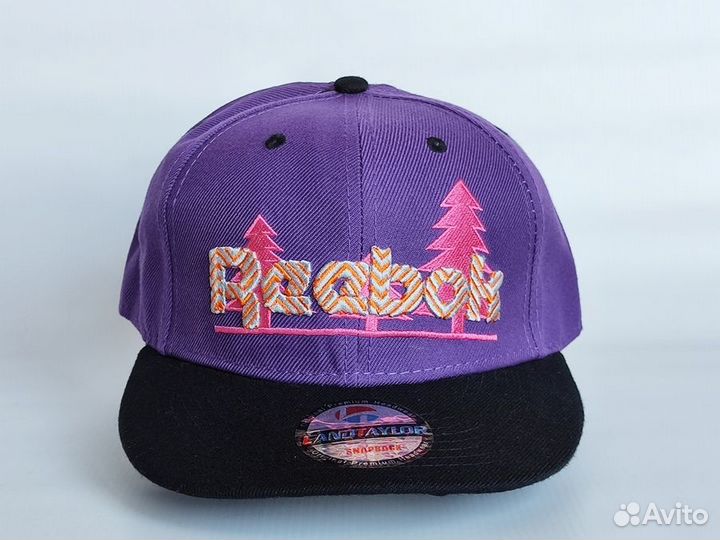 Бейсболка с прямым козырьком 