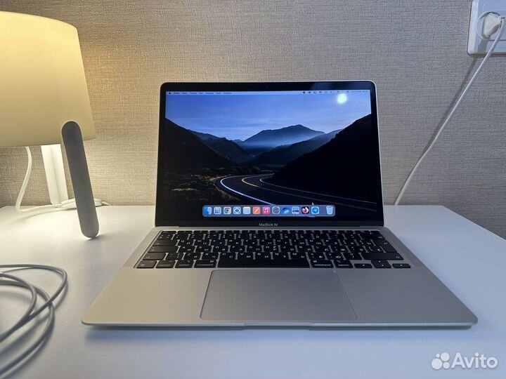 Apple MacBook air 13 2020 m1 8gb 256