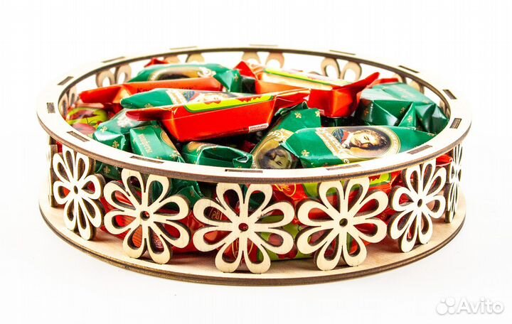 Конфетница резная, деревянная