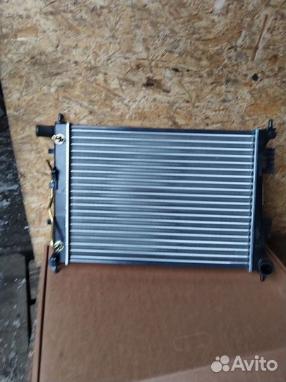 Радиатор охлаждения на hyundai solaris 1 АКПП