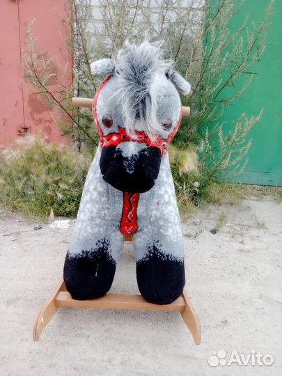 Качалка лошадь