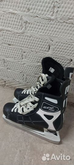 Коньки хоккейные