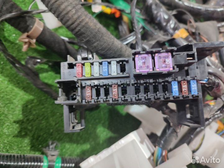 Проводка подкапотная с блоком предохранителей