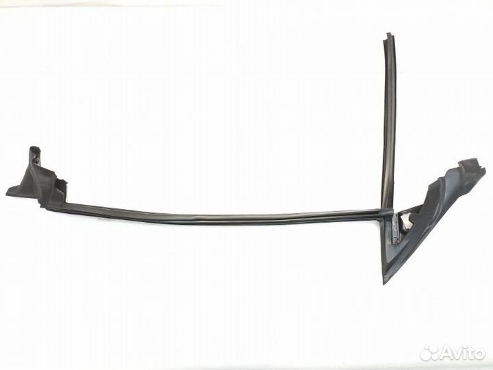 Уплотнитель стекла двери передний правый