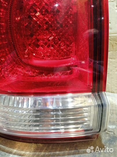 Фонарь задний левый Toyota Land Cruiser 200 4.5л 1