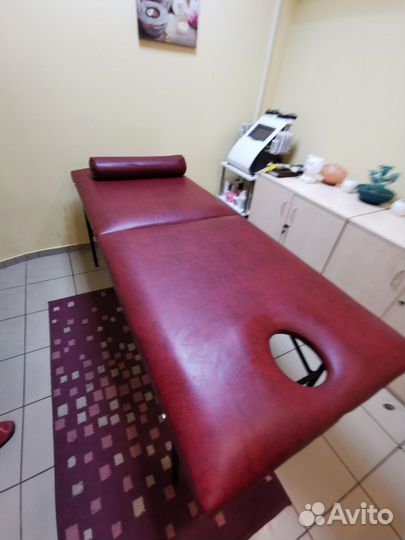 Кушетка для массажа с вырезом