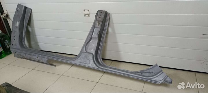 Часть карниза и передней стойки от сонаты тагаз