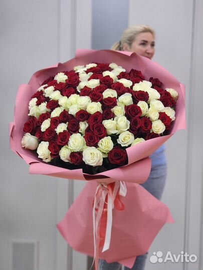 101 метровая роза красно-белая