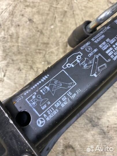 Домкрат Mercedes-Benz E-Class W211 M112E26