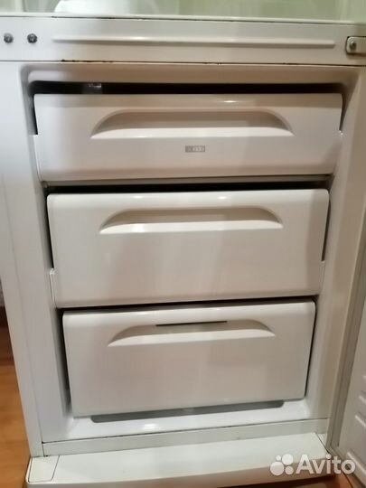 Продаю холодильник бу Stinol