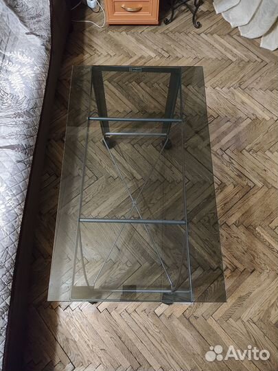 Журнальный столик на колесах