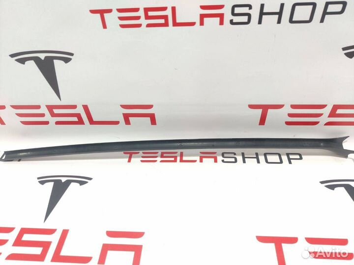 Короб проводки камеры triple Tesla Model X 2018