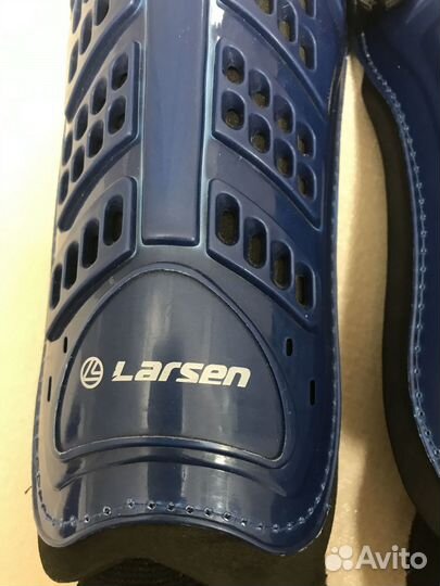 Футбольные щитки