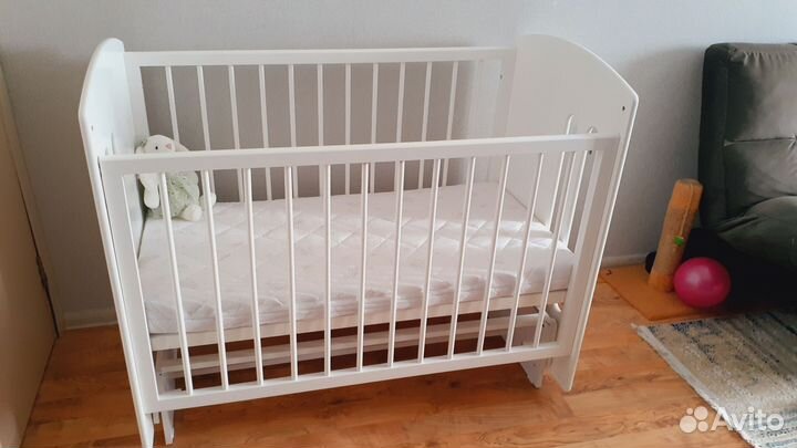 Кроватка детская (маятник)