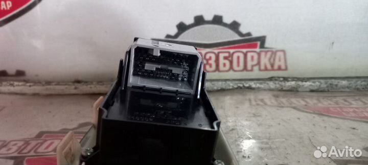 Блок управления стеклоподъемниками передний правый