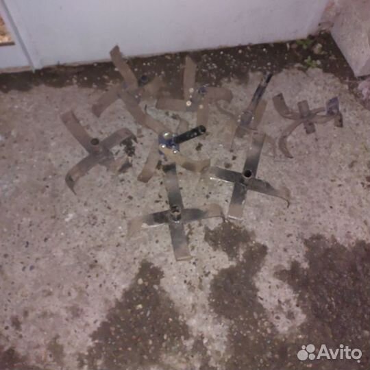 Редуктор от мотоблока бу + 2 комплекта фрез