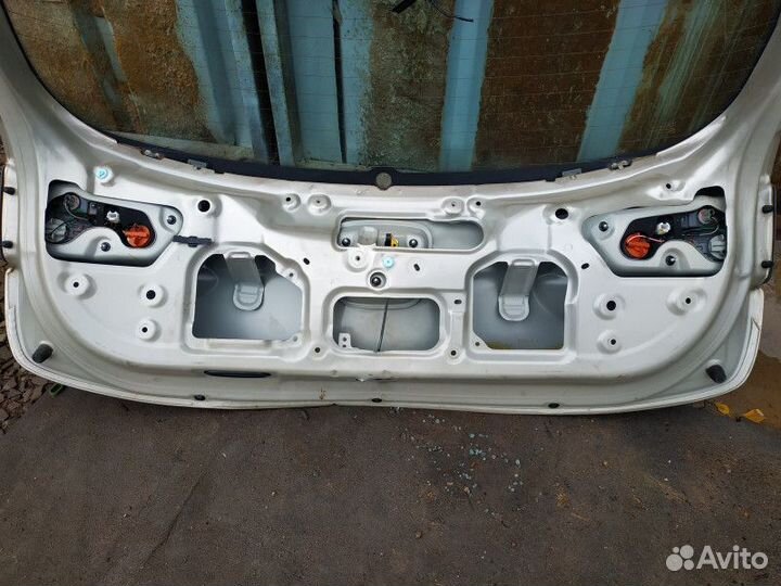Крышка багажника Kia Rio 3