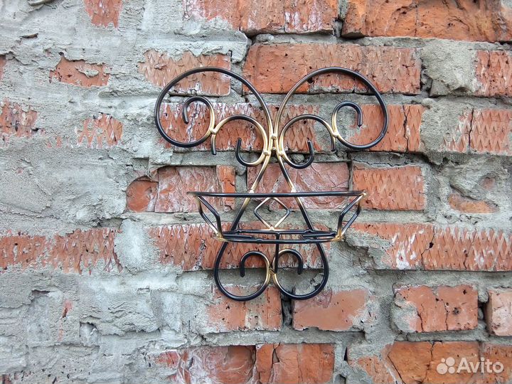 Подставка настенная под цветы