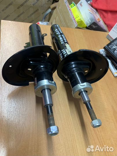 Амортизатор передний левый/правый peugeot 207 2006
