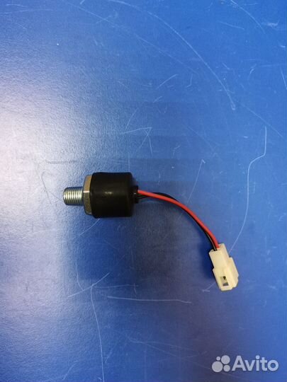 Датчик выкл. лампы стоп сигнала JK611Q D13mm