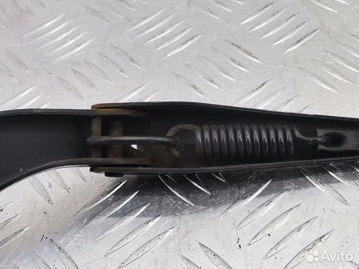 Щеткодержатель (поводок стеклоочистителя, дворник)