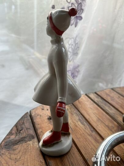 Статуэтка фигуристка Полонне в реставрацию