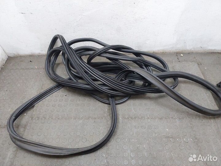 Уплотнитель BMW X1 (F48), 2021