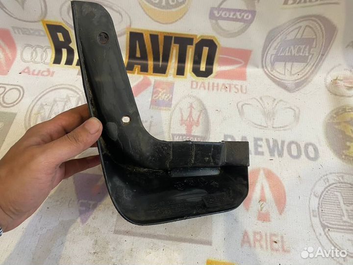 Брызговик передний правый Chevrolet Lanos T100