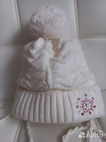 Шапки для девочки и воротник-манишка