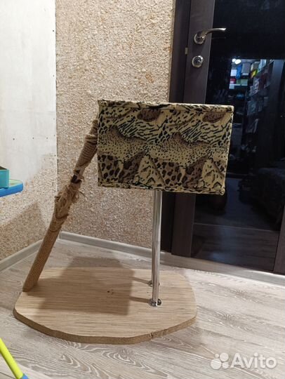 Домик для кошки с когтеточкой бу