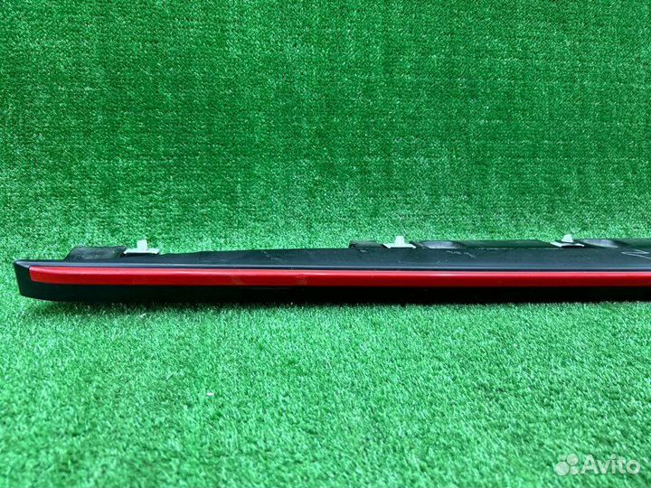 Накладка на порог наружная правая Hyundai Avante