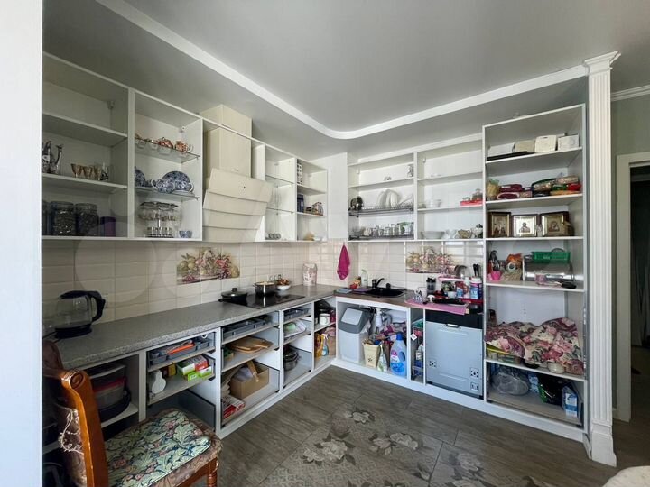 Комната 18 м² в 3-к., 18/23 эт.