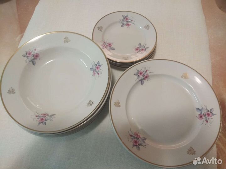 Сервиз из тарелок