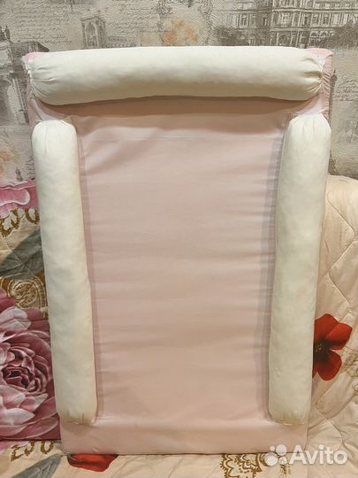 Пеленальная доска на кроватку