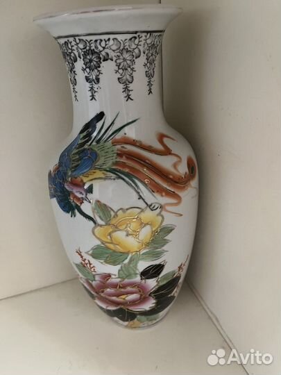 Супница, ваза, сервировочные блюда, разные мелочи