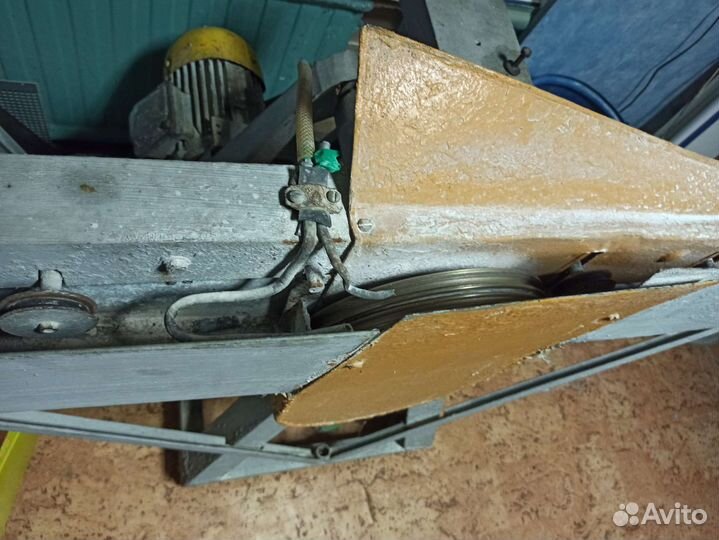 Станок для обработки кромки стекла