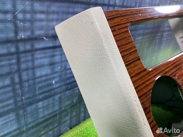 Декоративная планка салона Cadillac Escalade LQ9