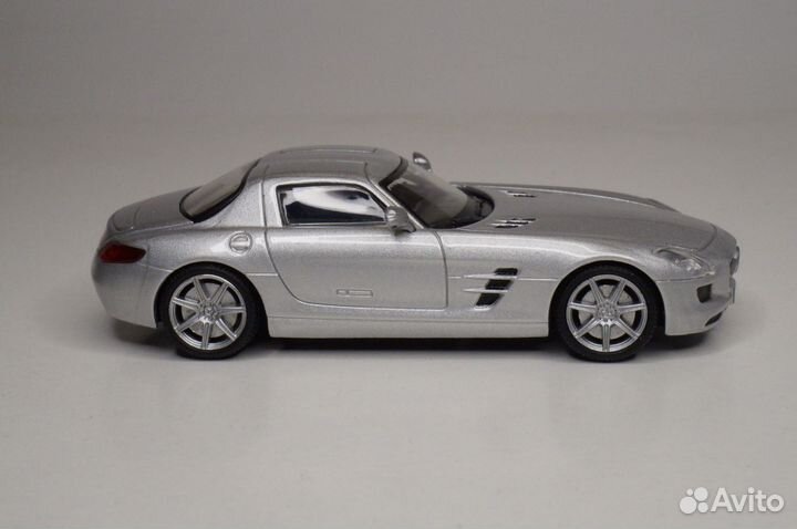 Модель Mercedes-Benz SLS AMG