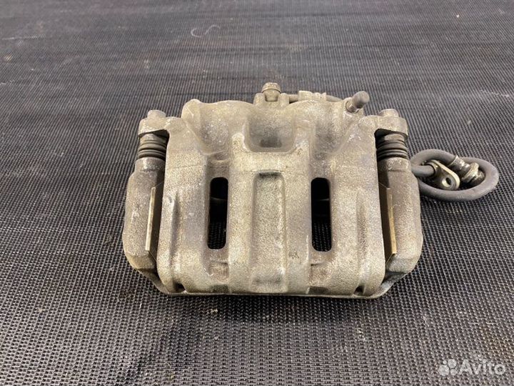 Передний Левый Суппорт на Honda CRV 4 RM 2011-2018