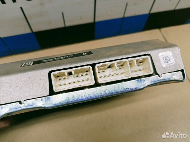 Усилитель акустической системы Land Cruiser (150)