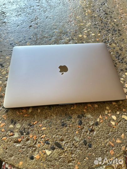 Apple MacBook Pro 15 2019 i9 16gb 512gb touch bar