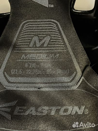 Хоккейный шлем