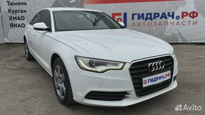 Кожух замка капота Audi A6 (C7) 4G0807081