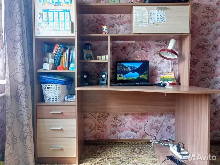 Письменный стол