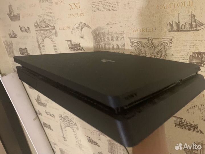 Продам PS4 slim 1TB, 1 контроллер