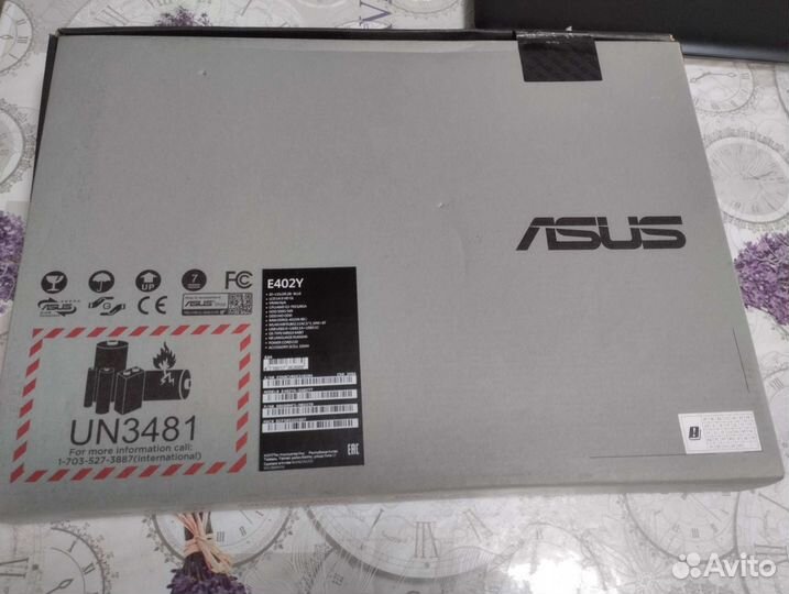 Ноутбук asus