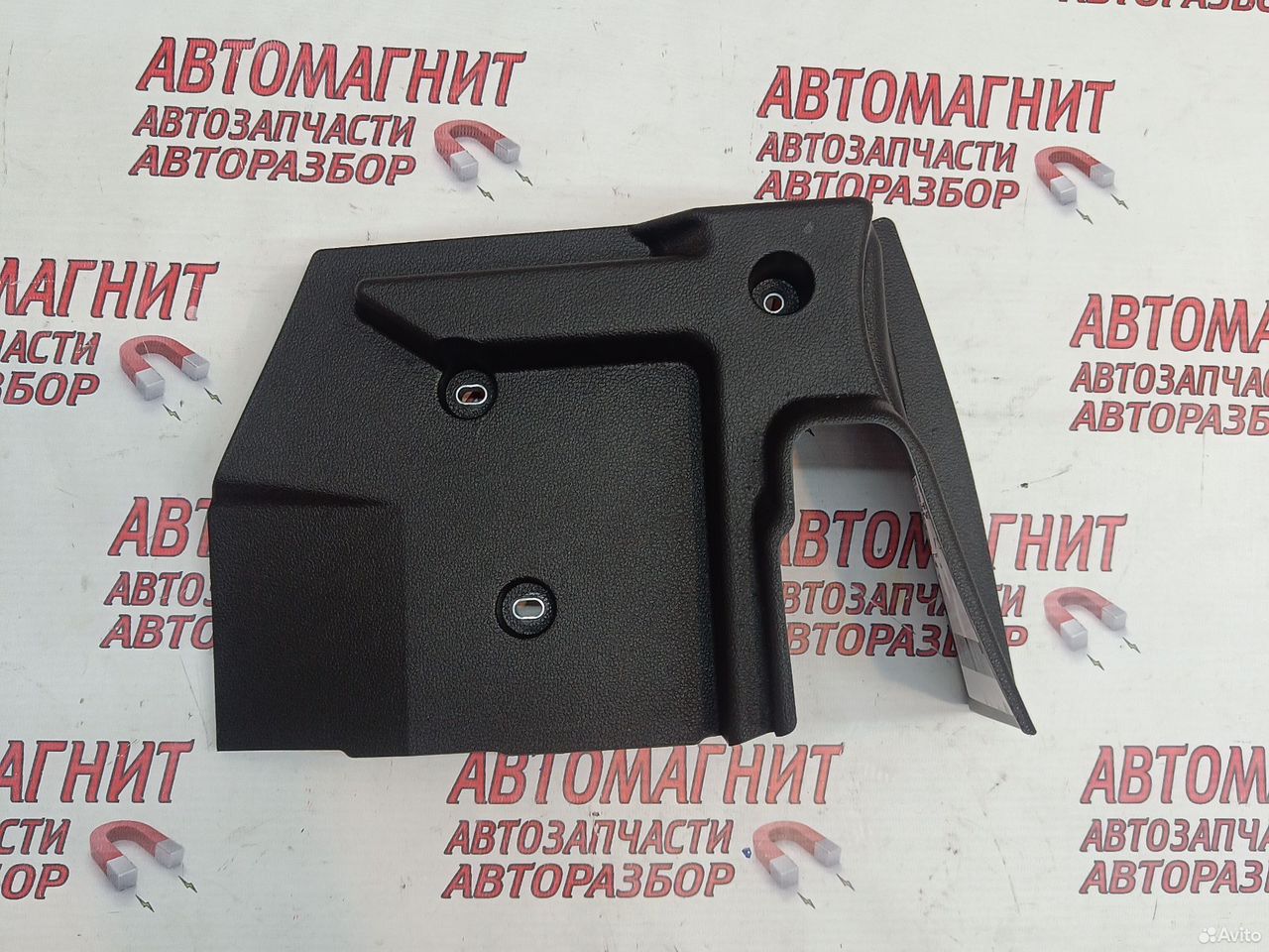 Кронштейн полки багажника Volkswagen Tiguan 2