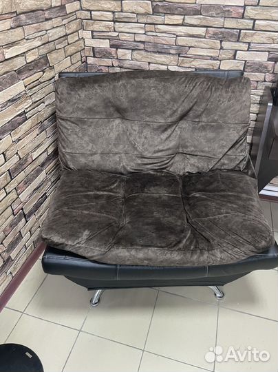 Кожанное кресло