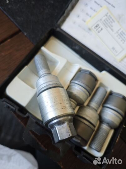 Колесные секретки Audi, VW 8R0071336